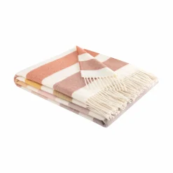 Plaids|Plaids><noscript><img width=