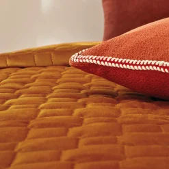 Couvre-Lits><noscript><img width=