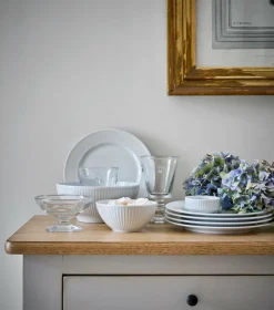 Buffets></noscript>Camif Desserte bois massif 2 portes 2 tiroirs Embellie - Grège