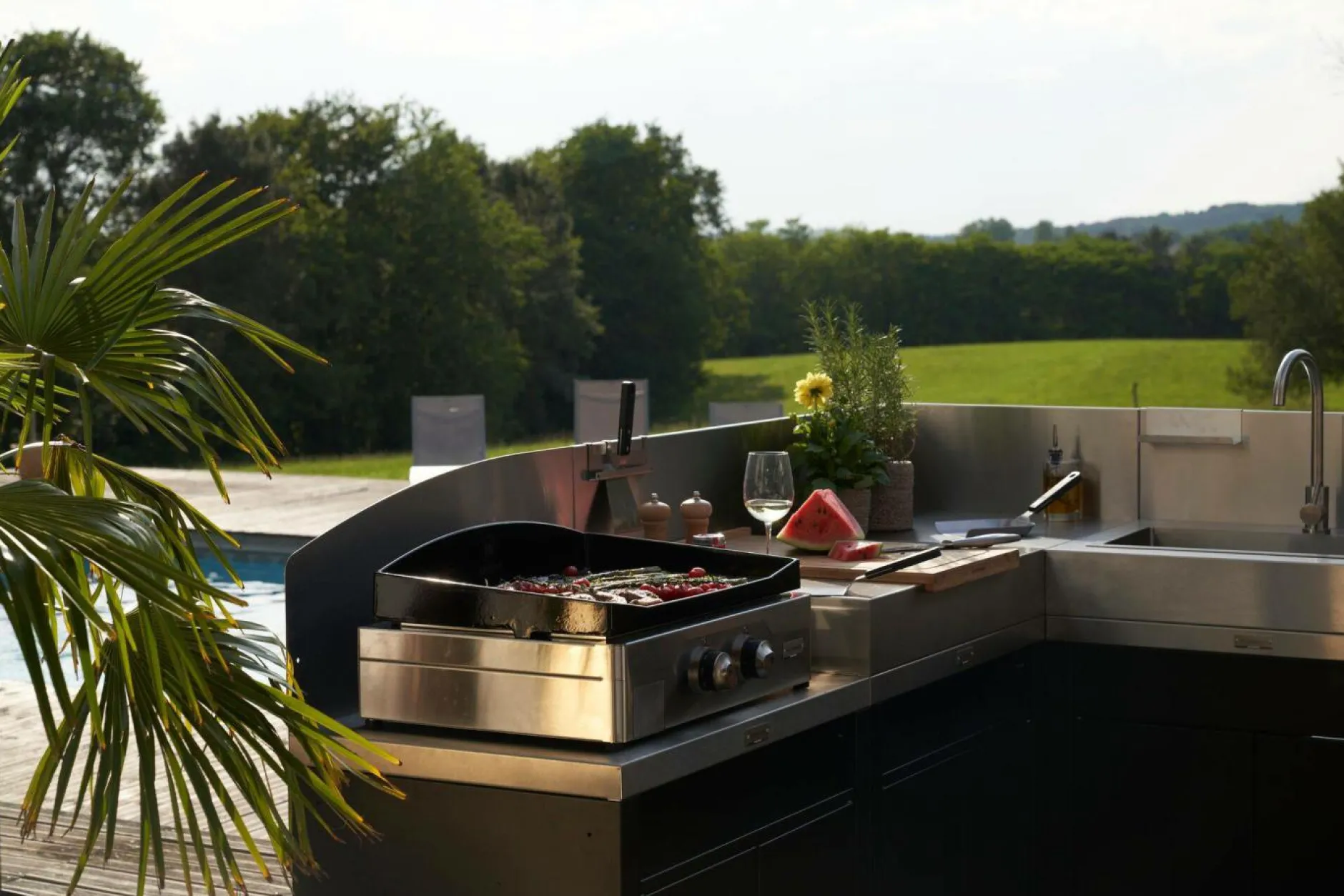 Cuisines D'Extérieur>Camif LE MARQUIER Cuisine d'Extérieur en Angle 5 Éléments avec Crédence en Acier Noir - Acier Noir/Inox