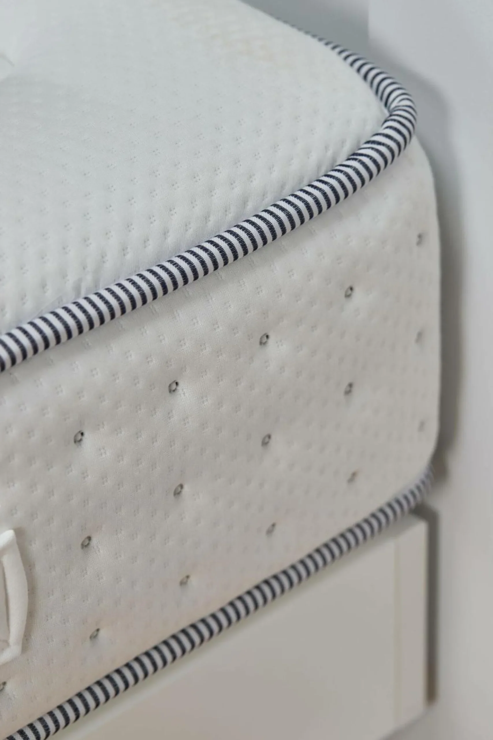 Matelas 90 X 190 Cm|Matelas 140 X 190 Cm>Camif Matelas mousse HR 5 zones 25 cm Edouard - 80 x 200 cm