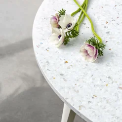 Tables À Manger|Tables></noscript>Camif TIPTOE Table à manger en plastique recyclé New Modern - Blanc Nuage